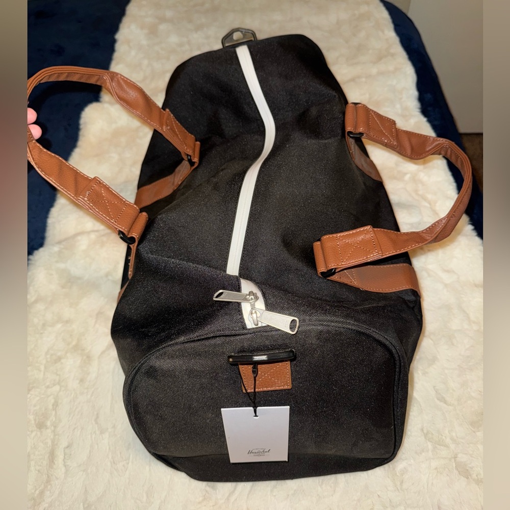Hershel carry-on travel duffle bag 26.5L NWT